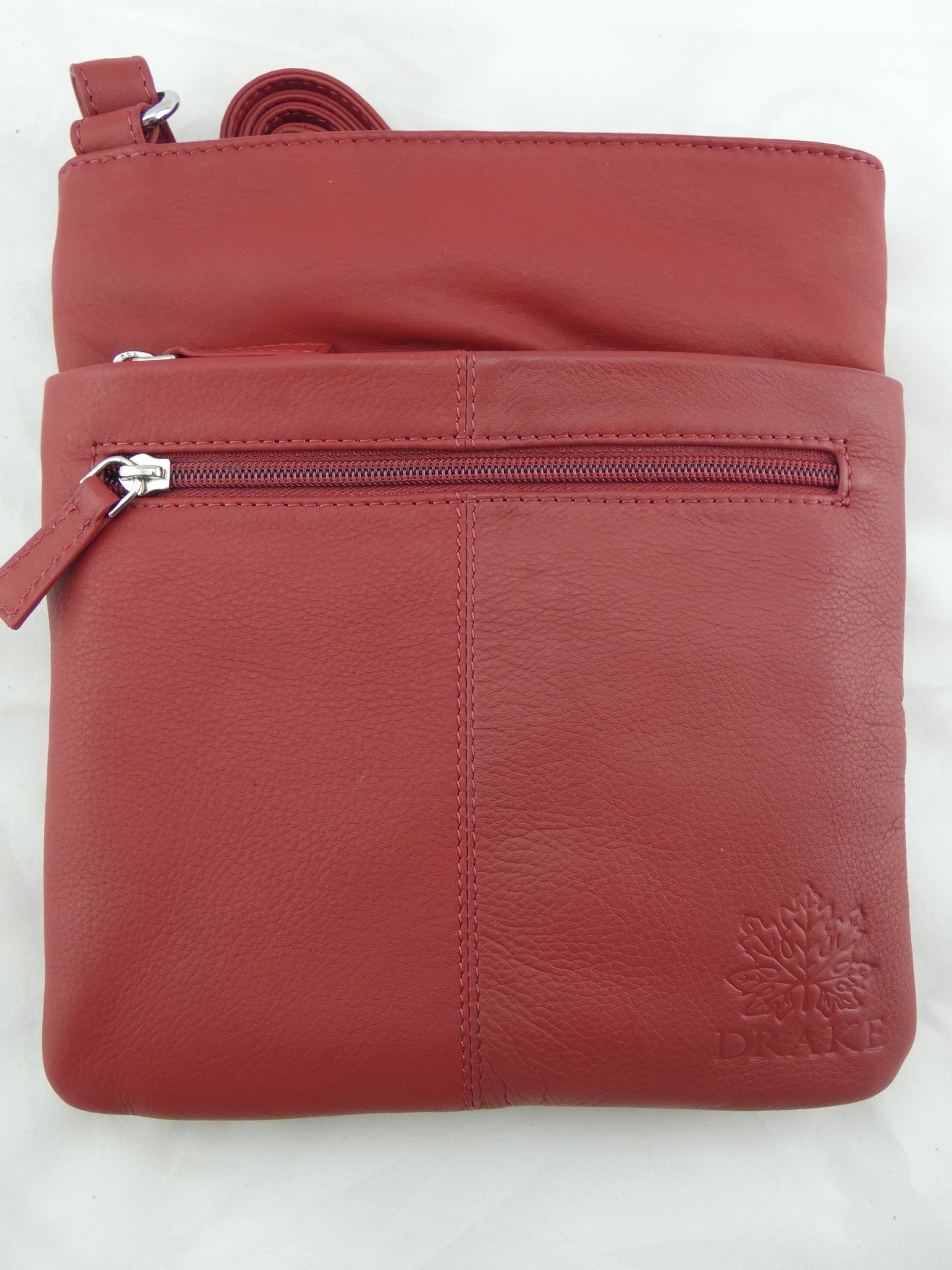 Drake Medium Leather Bag ~ Deluxe Traveller